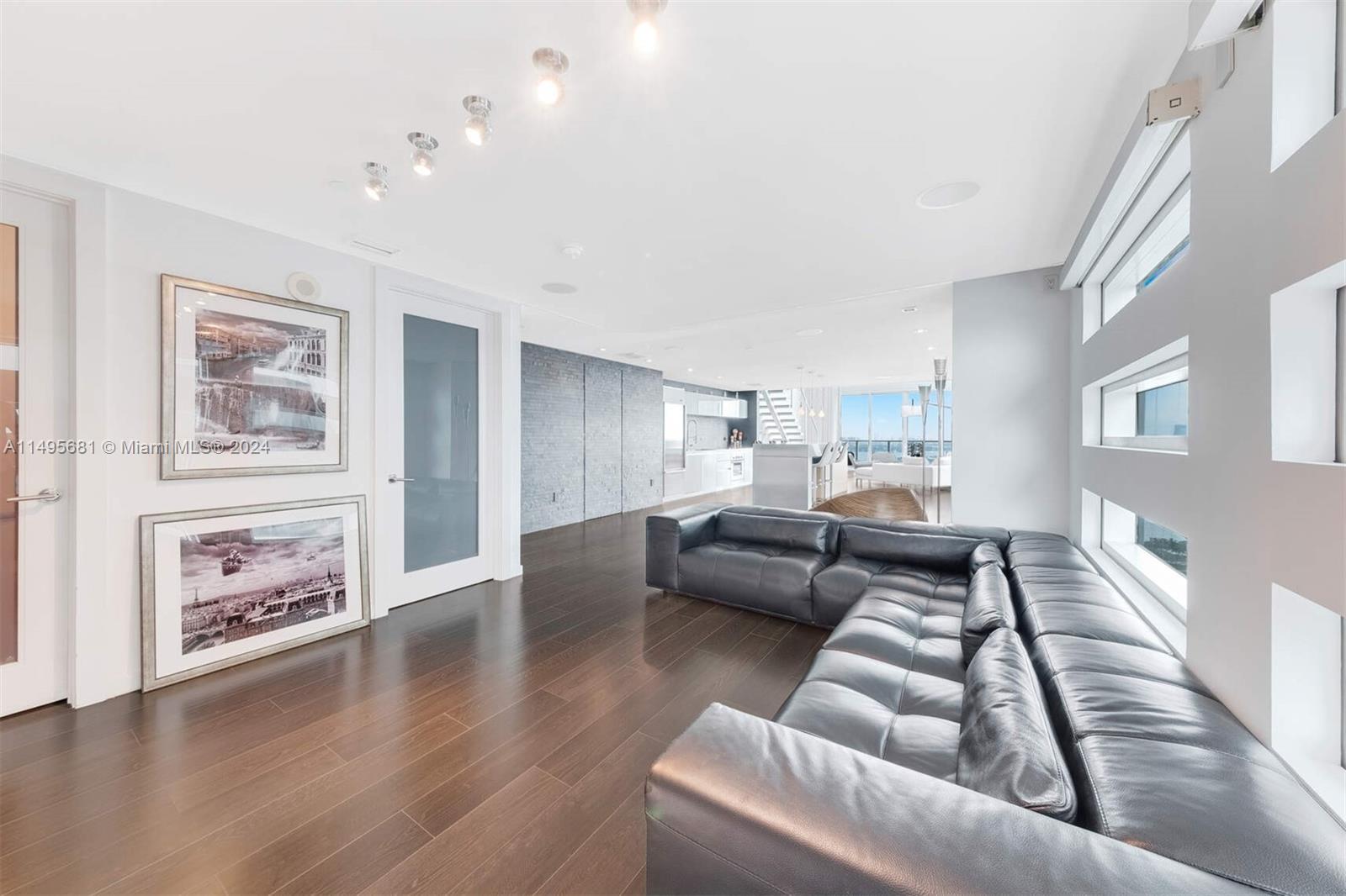 1040 Biscayne Blvd 2501, Miami, Florida 33132, 2 Bedrooms Bedrooms, ,2 BathroomsBathrooms,Residential,For Sale,1040 Biscayne Blvd 2501,A11495681