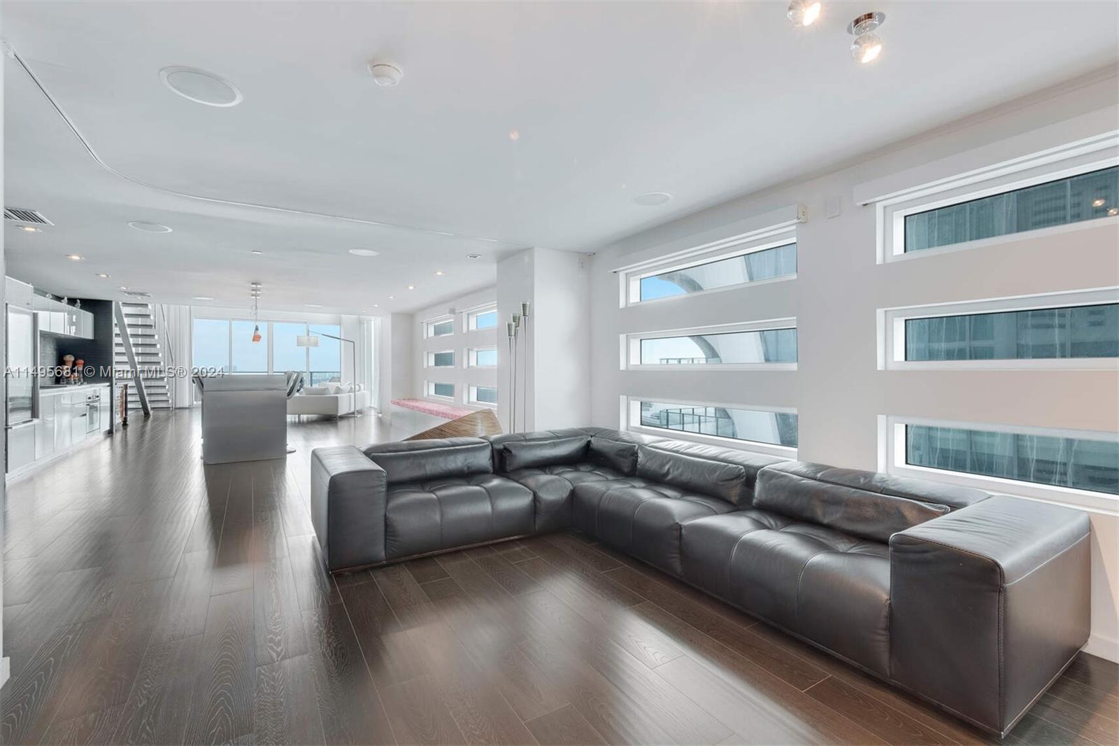 1040 Biscayne Blvd 2501, Miami, Florida 33132, 2 Bedrooms Bedrooms, ,2 BathroomsBathrooms,Residential,For Sale,1040 Biscayne Blvd 2501,A11495681