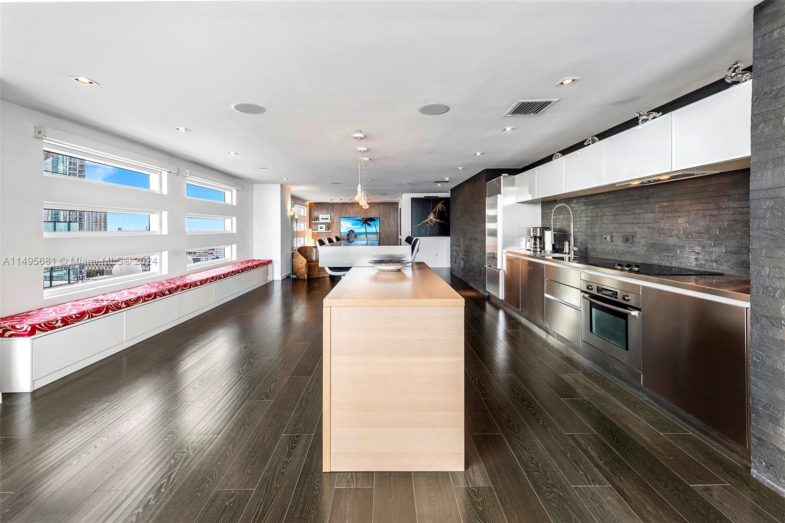 1040 Biscayne Blvd 2501, Miami, Florida 33132, 2 Bedrooms Bedrooms, ,2 BathroomsBathrooms,Residential,For Sale,1040 Biscayne Blvd 2501,A11495681