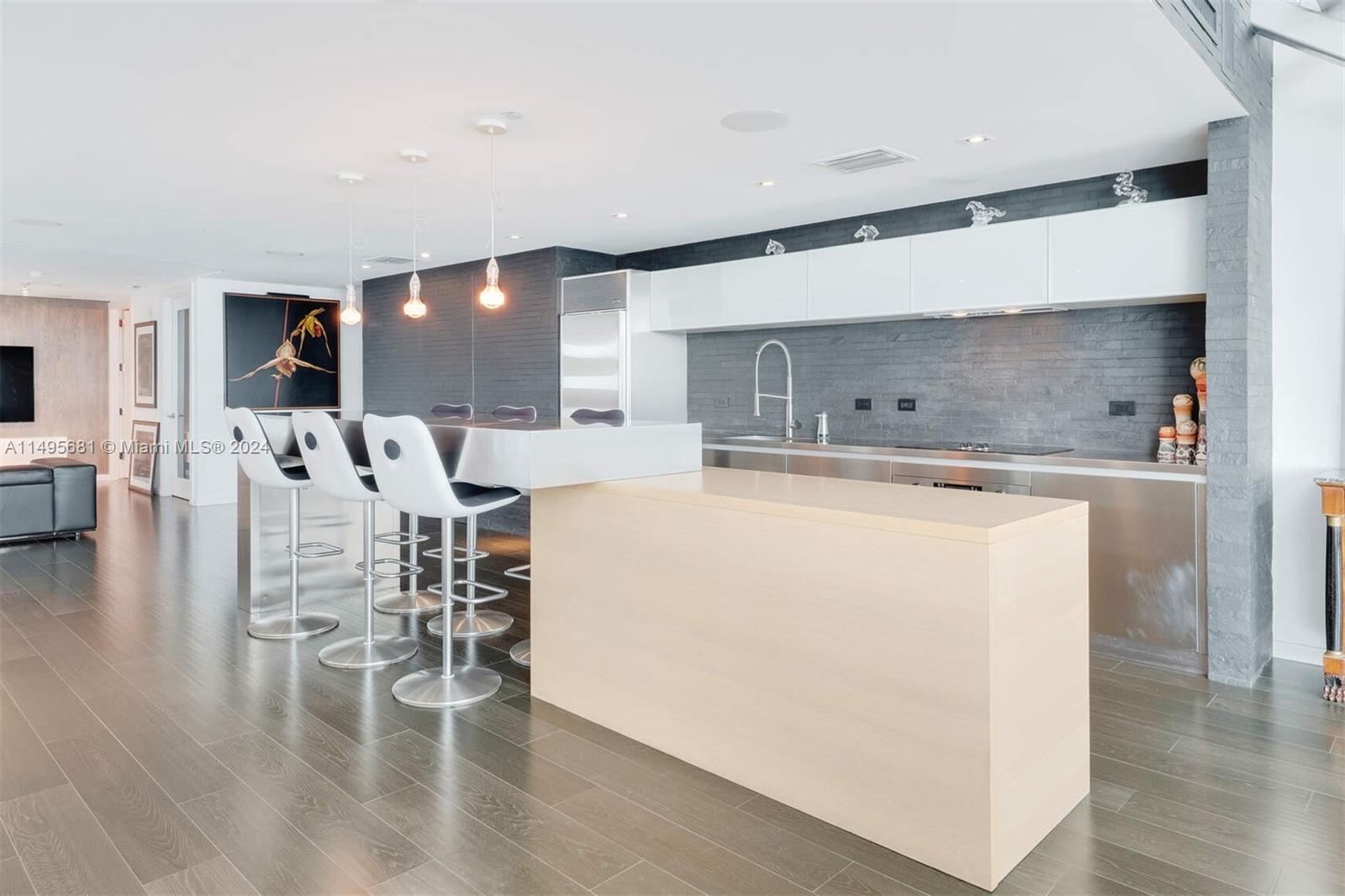 1040 Biscayne Blvd 2501, Miami, Florida 33132, 2 Bedrooms Bedrooms, ,2 BathroomsBathrooms,Residential,For Sale,1040 Biscayne Blvd 2501,A11495681