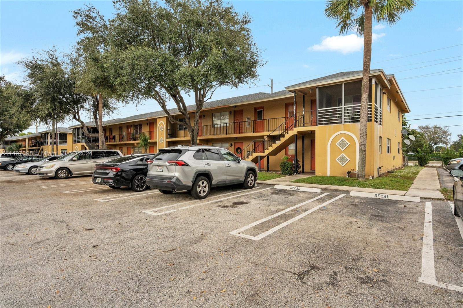 635 SW 20th Ct #11 For Sale A11497395, FL