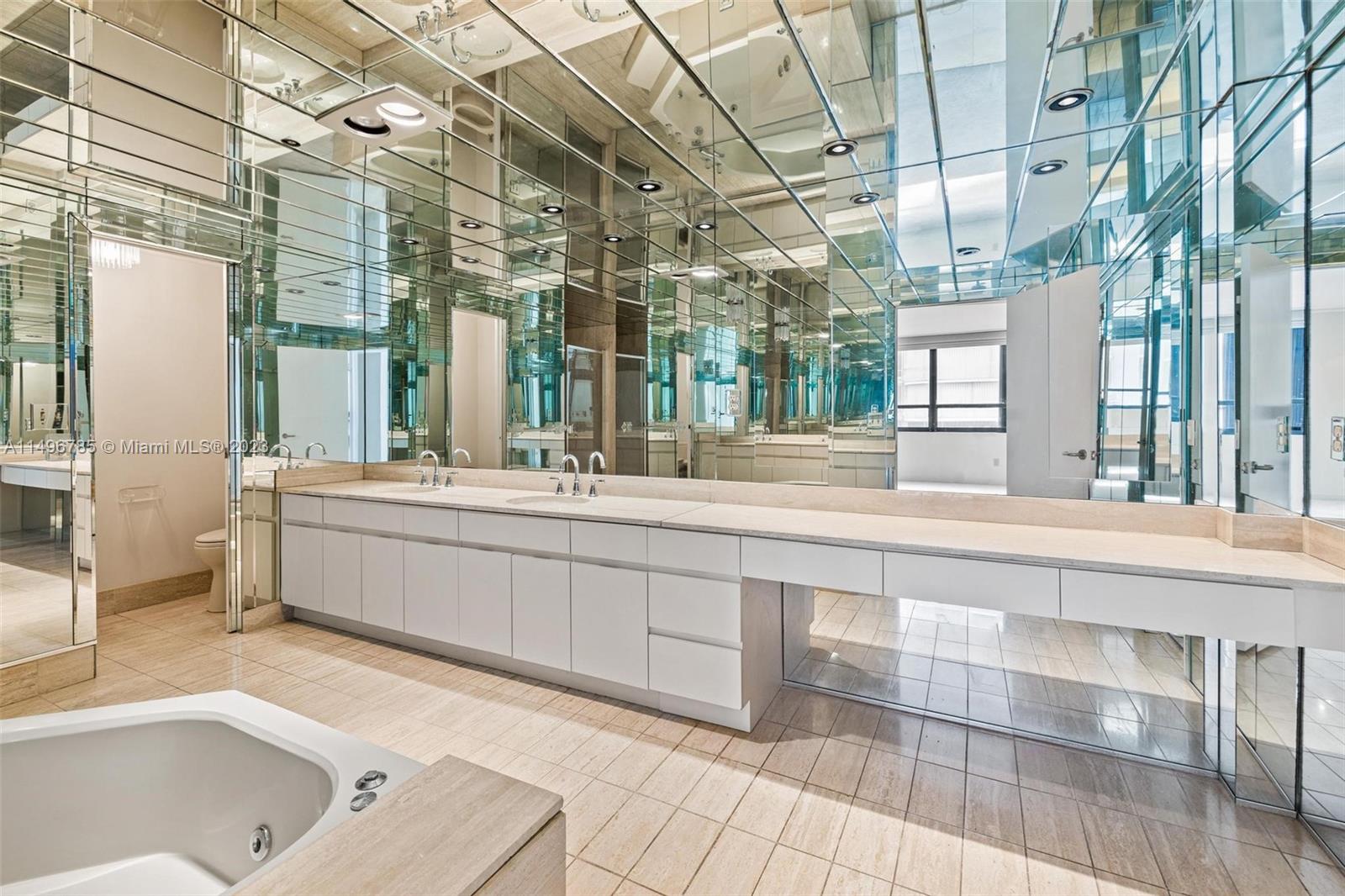 10175 Collins Ave 502, Bal Harbour, Florida 33154, 3 Bedrooms Bedrooms, ,2 BathroomsBathrooms,Residential,For Sale,10175 Collins Ave 502,A11496785