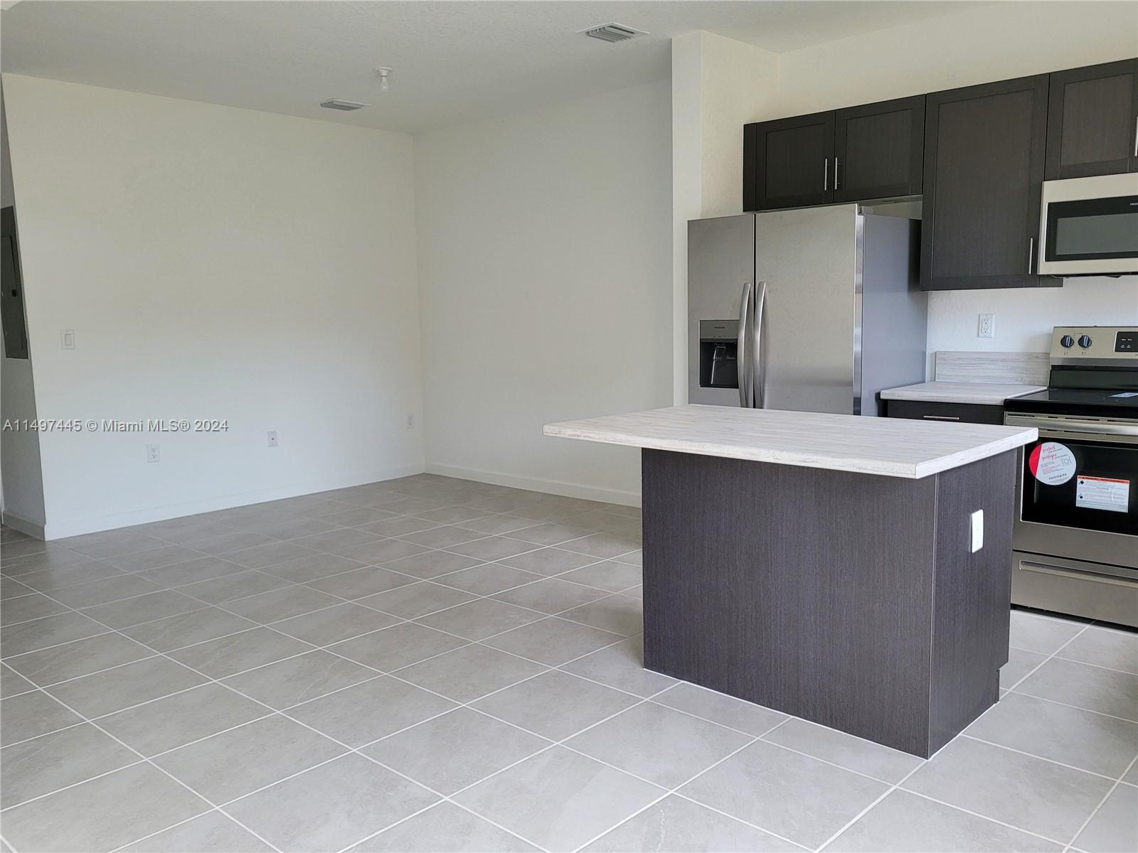 28705 SW 132nd Ct, Homestead, Florida 33033, 3 Bedrooms Bedrooms, ,3 BathroomsBathrooms,Residentiallease,For Rent,28705 SW 132nd Ct,A11497445