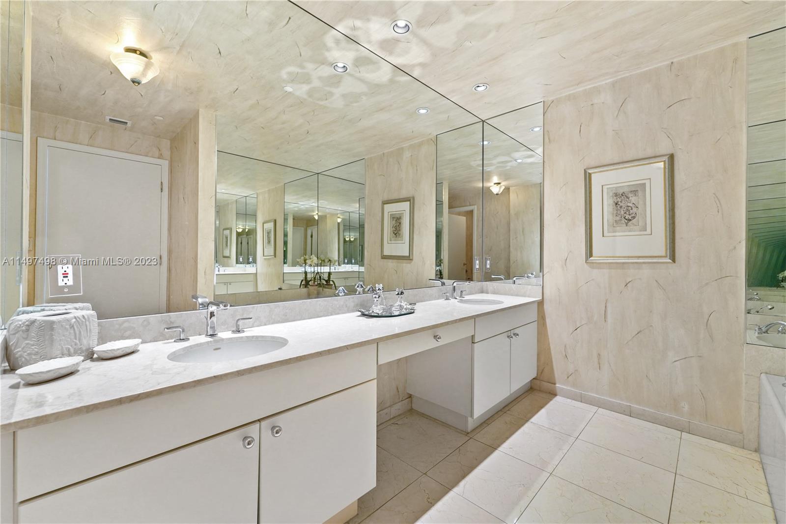 9601 Collins Ave 808, Bal Harbour, Florida 33154, 2 Bedrooms Bedrooms, ,2 BathroomsBathrooms,Residentiallease,For Rent,9601 Collins Ave 808,A11497498