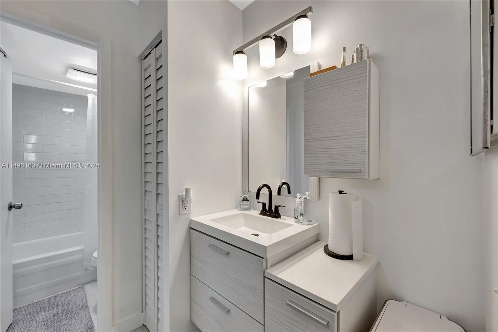 Tamarac, Florida 33321, 1 Bedroom Bedrooms, ,1 BathroomBathrooms,Residential,For Sale,A11496163