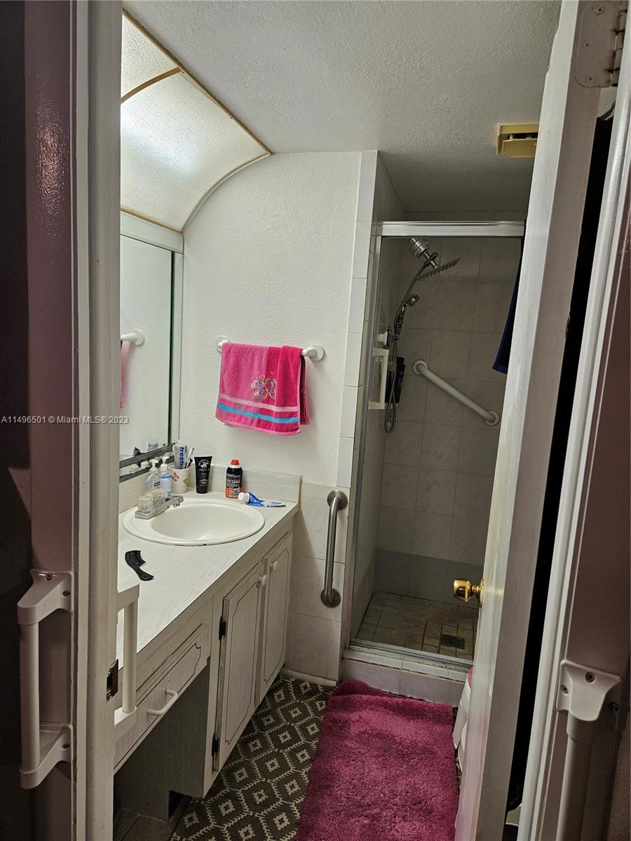 2701 N Pine Island Rd 303, Sunrise, Florida 33322, 2 Bedrooms Bedrooms, ,2 BathroomsBathrooms,Residential,For Sale,2701 N Pine Island Rd 303,A11496501