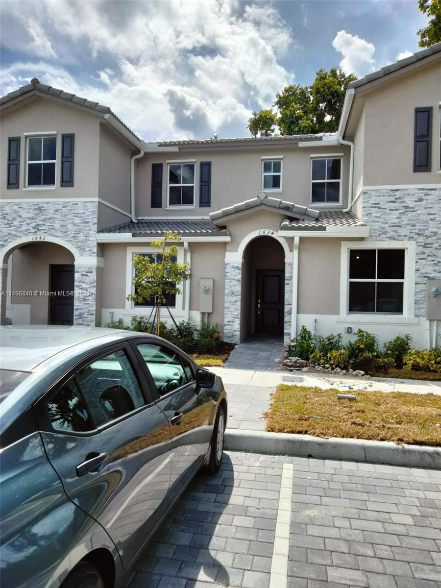 1634 SE 26th Ter 1634, Homestead, Florida 33035, 3 Bedrooms Bedrooms, ,3 BathroomsBathrooms,Residential,For Sale,1634 SE 26th Ter 1634,A11496840