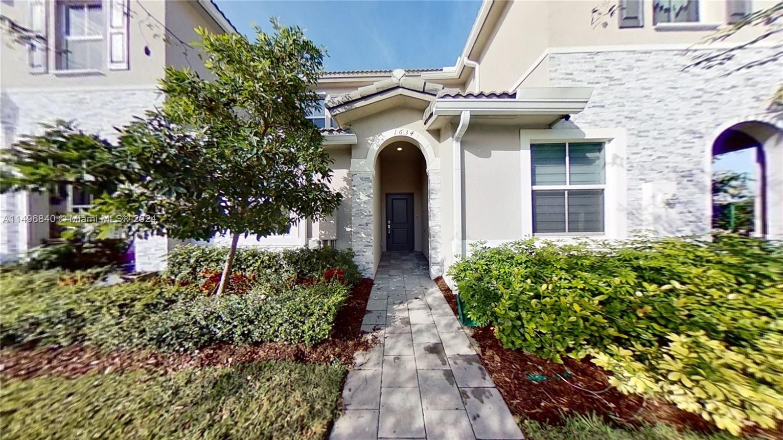 1634 SE 26th Ter 1634, Homestead, Florida 33035, 3 Bedrooms Bedrooms, ,3 BathroomsBathrooms,Residential,For Sale,1634 SE 26th Ter 1634,A11496840