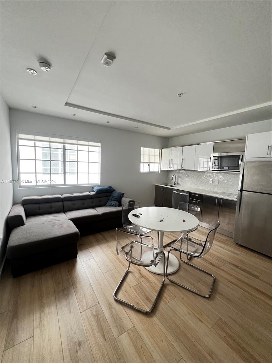 700 16th St 204, Miami Beach, Florida 33139, 1 Bedroom Bedrooms, ,1 BathroomBathrooms,Residentiallease,For Rent,700 16th St 204,A11497758