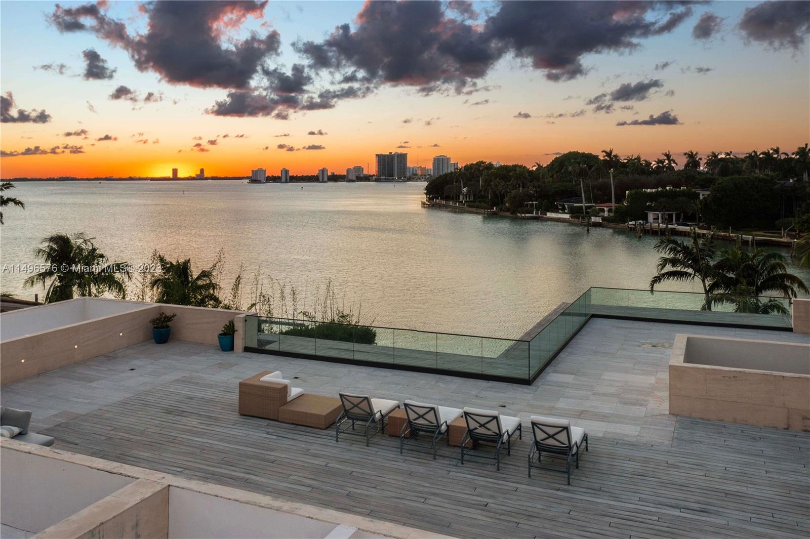 6440 N Bay Rd, Miami Beach, Florida 33141, 7 Bedrooms Bedrooms, ,10 BathroomsBathrooms,Residential,For Sale,6440 N Bay Rd,A11496576