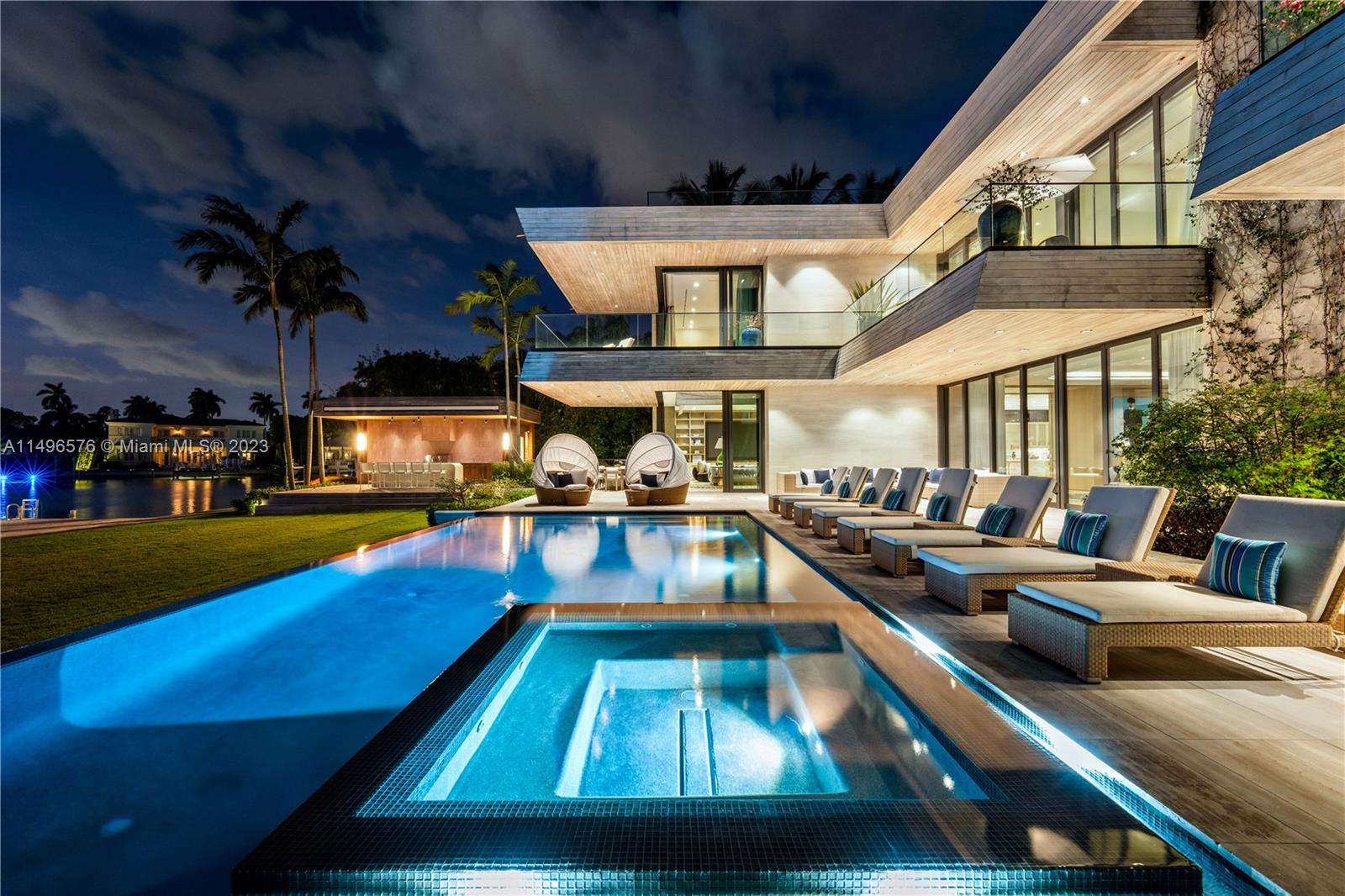 6440 N Bay Rd, Miami Beach, Florida 33141, 7 Bedrooms Bedrooms, ,10 BathroomsBathrooms,Residential,For Sale,6440 N Bay Rd,A11496576