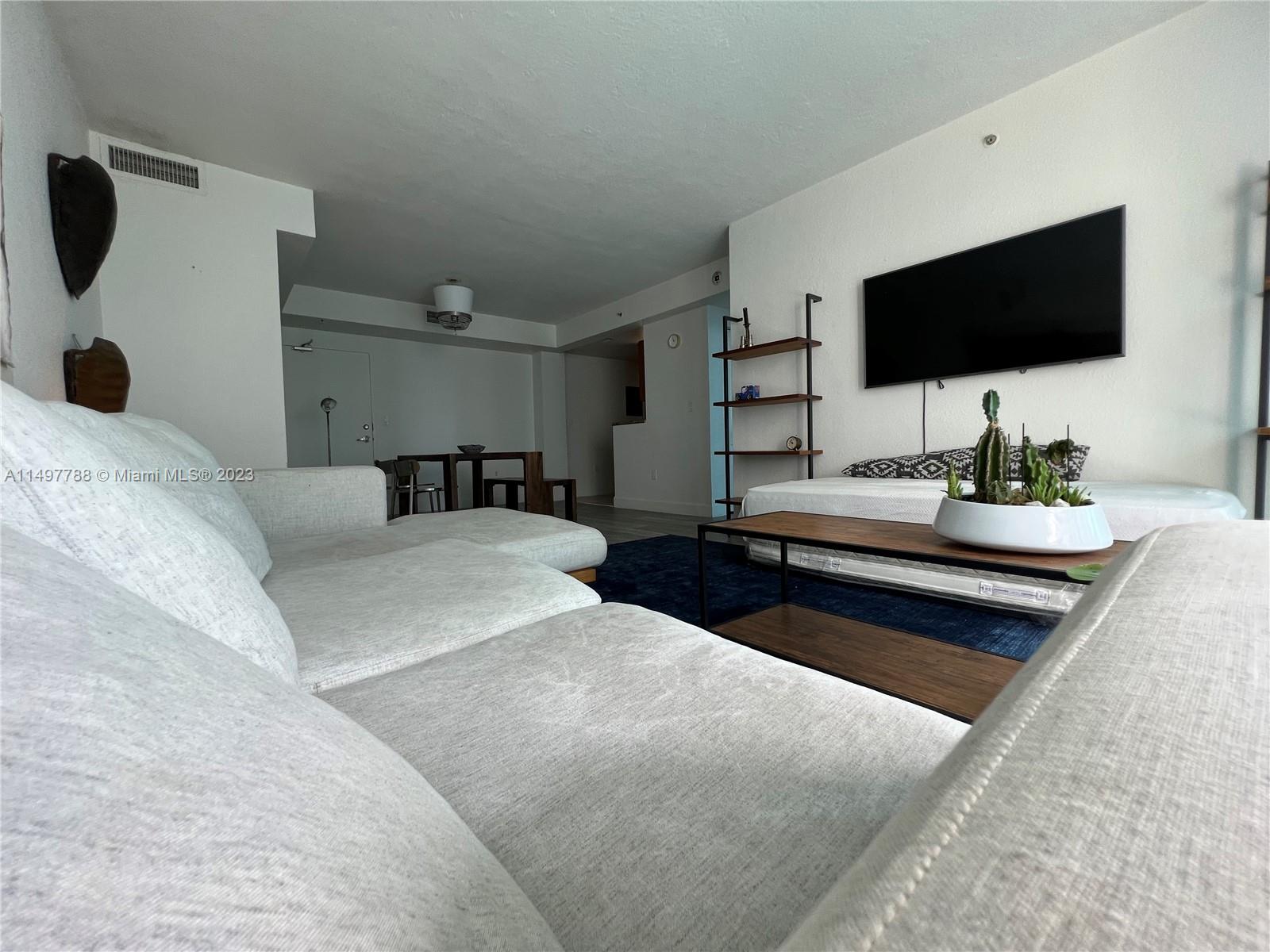7501 E Treasure Dr 4C, North Bay Village, Florida 33141, 1 Bedroom Bedrooms, ,1 BathroomBathrooms,Residential,For Sale,7501 E Treasure Dr 4C,A11497788