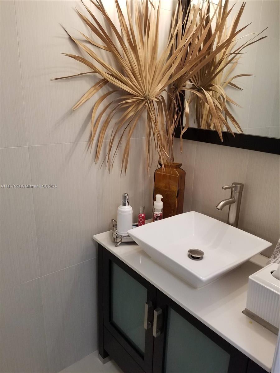 2030 S Ocean Dr 1414, Hallandale Beach, Florida 33009, 2 Bedrooms Bedrooms, ,2 BathroomsBathrooms,Residential,For Sale,2030 S Ocean Dr 1414,A11497924