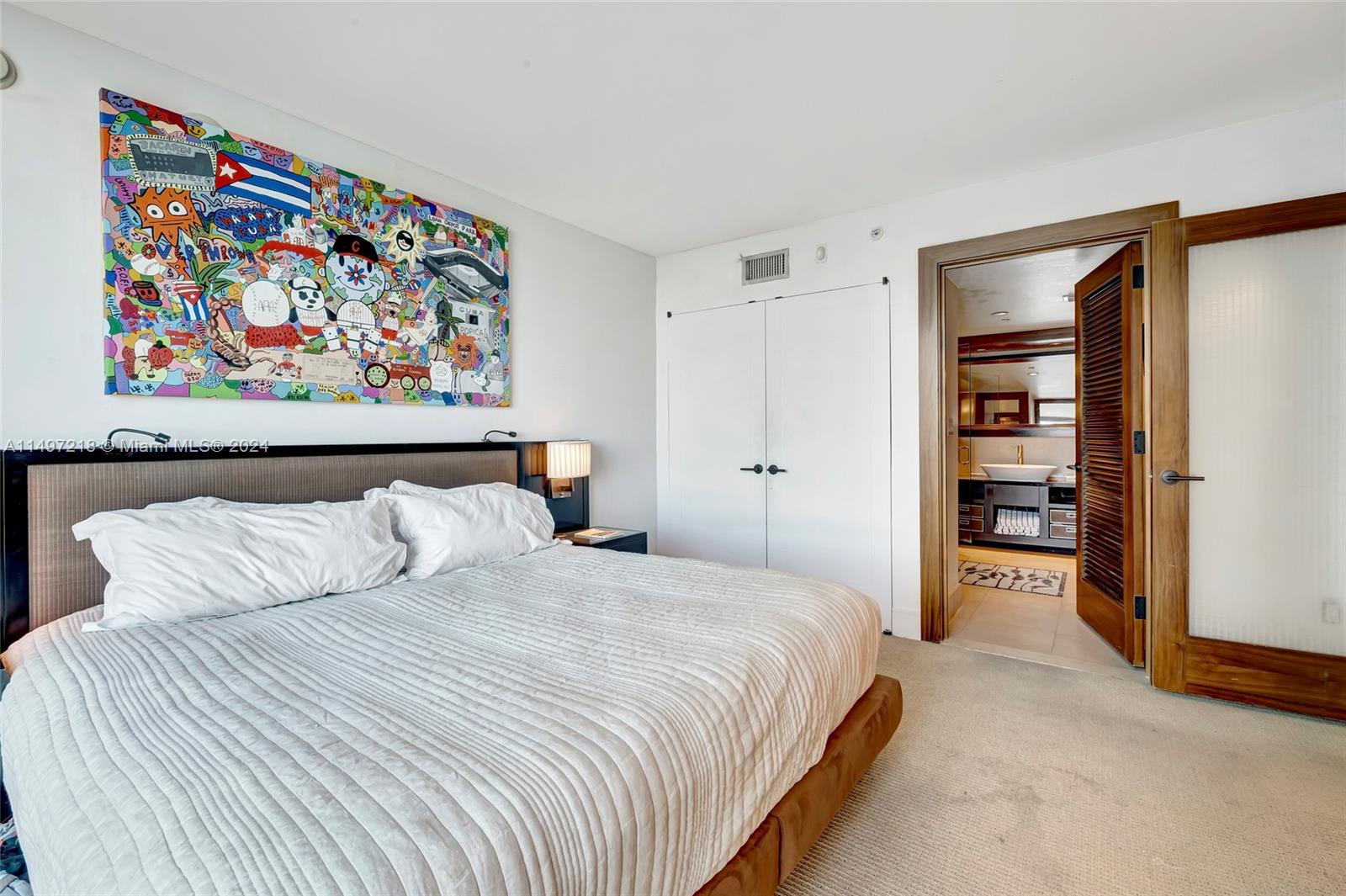 Spacious Bedroom with ensuite 4-piece bath/spa.