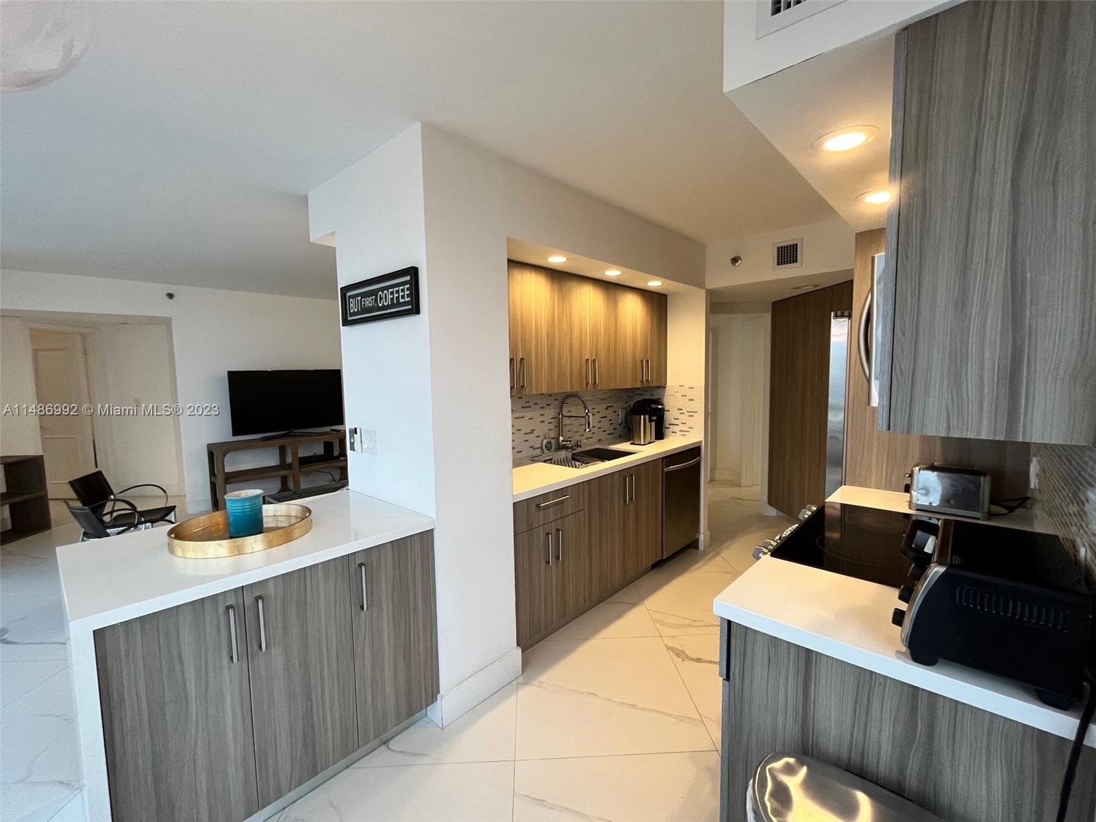 1000 Island Blvd 1410, Aventura, Florida 33160, 2 Bedrooms Bedrooms, ,2 BathroomsBathrooms,Residential,For Sale,1000 Island Blvd 1410,A11486992