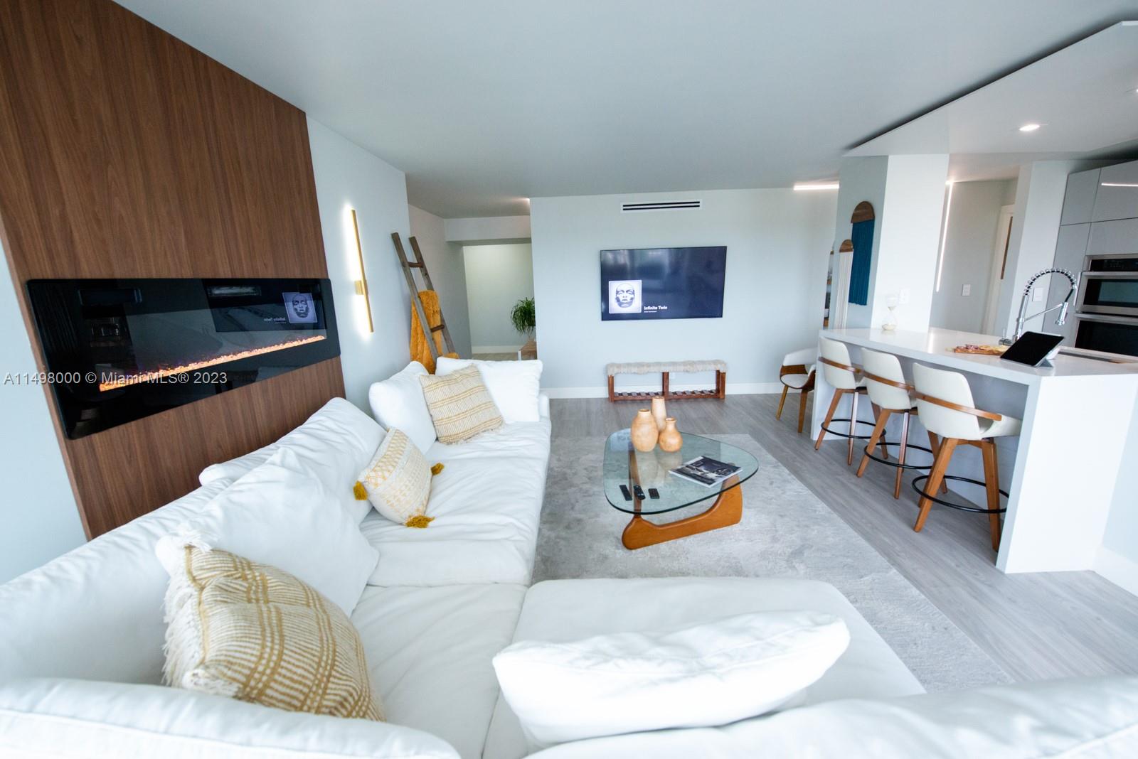 2655 Collins Ave 802, Miami Beach, Florida 33140, 3 Bedrooms Bedrooms, ,2 BathroomsBathrooms,Residential,For Sale,2655 Collins Ave 802,A11498000