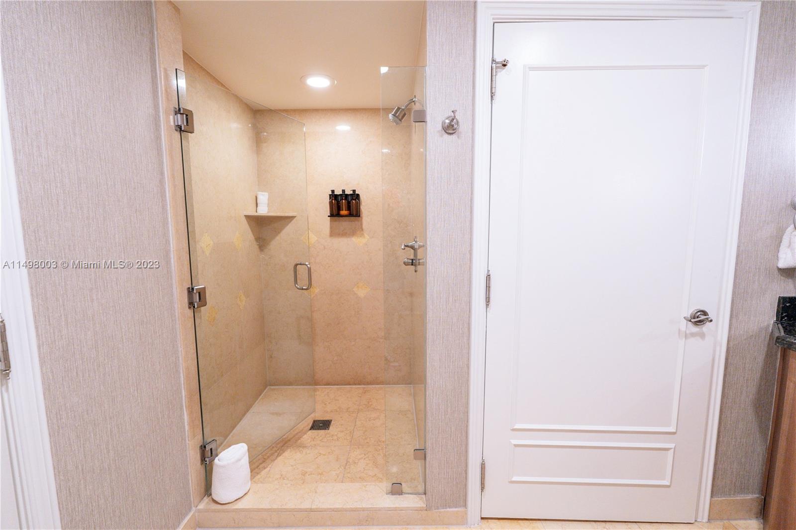 601 Ft Lauderdale Beach Blvd, Fort Lauderdale, FL, 33304 United States, 1 Bedroom Bedrooms, ,1 BathroomBathrooms,Residential,For Sale,Ft Lauderdale Beach Blvd,A11498003