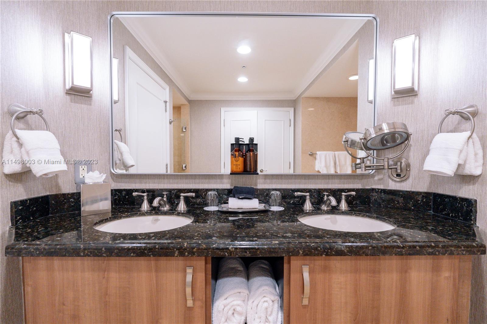 601 Ft Lauderdale Beach Blvd, Fort Lauderdale, FL, 33304 United States, 1 Bedroom Bedrooms, ,1 BathroomBathrooms,Residential,For Sale,Ft Lauderdale Beach Blvd,A11498003