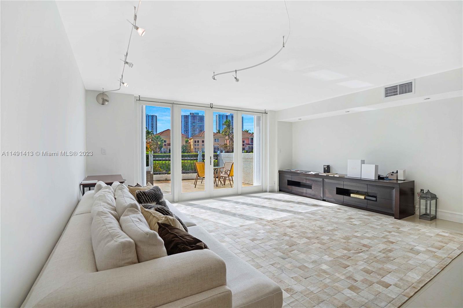 3762 NE 209th Ter 3762, Aventura, Florida 33180, 3 Bedrooms Bedrooms, ,2 BathroomsBathrooms,Residentiallease,For Rent,3762 NE 209th Ter 3762,A11491413