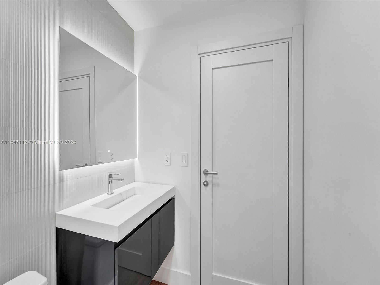 3475 Mystic Pointe Dr, Aventura, FL, 33180 United States, 3 Bedrooms Bedrooms, ,3 BathroomsBathrooms,Residential,For Sale,Mystic Pointe Dr,A11497112