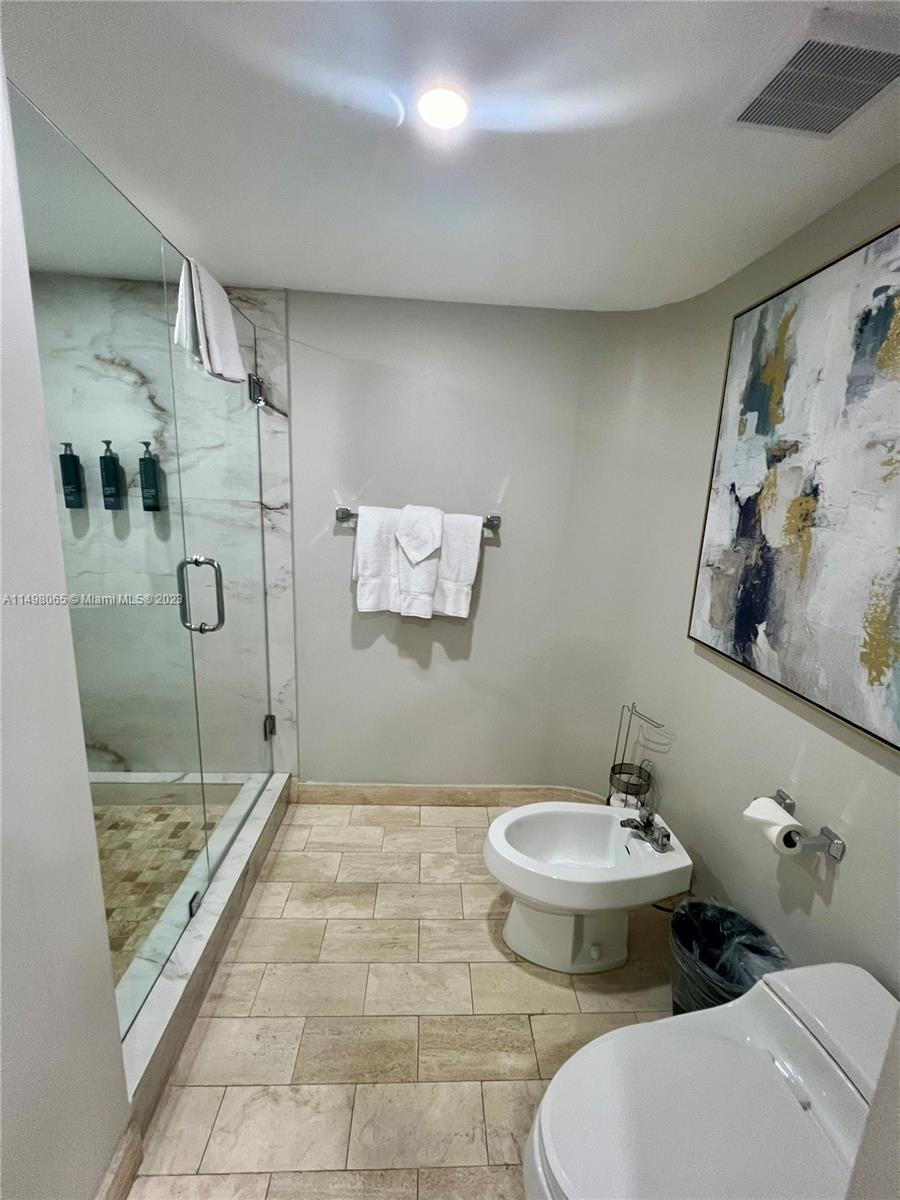 1717 N Bayshore Dr A-3638, Miami, Florida 33132, 1 Bedroom Bedrooms, ,1 BathroomBathrooms,Residential,For Sale,1717 N Bayshore Dr A-3638,A11498065