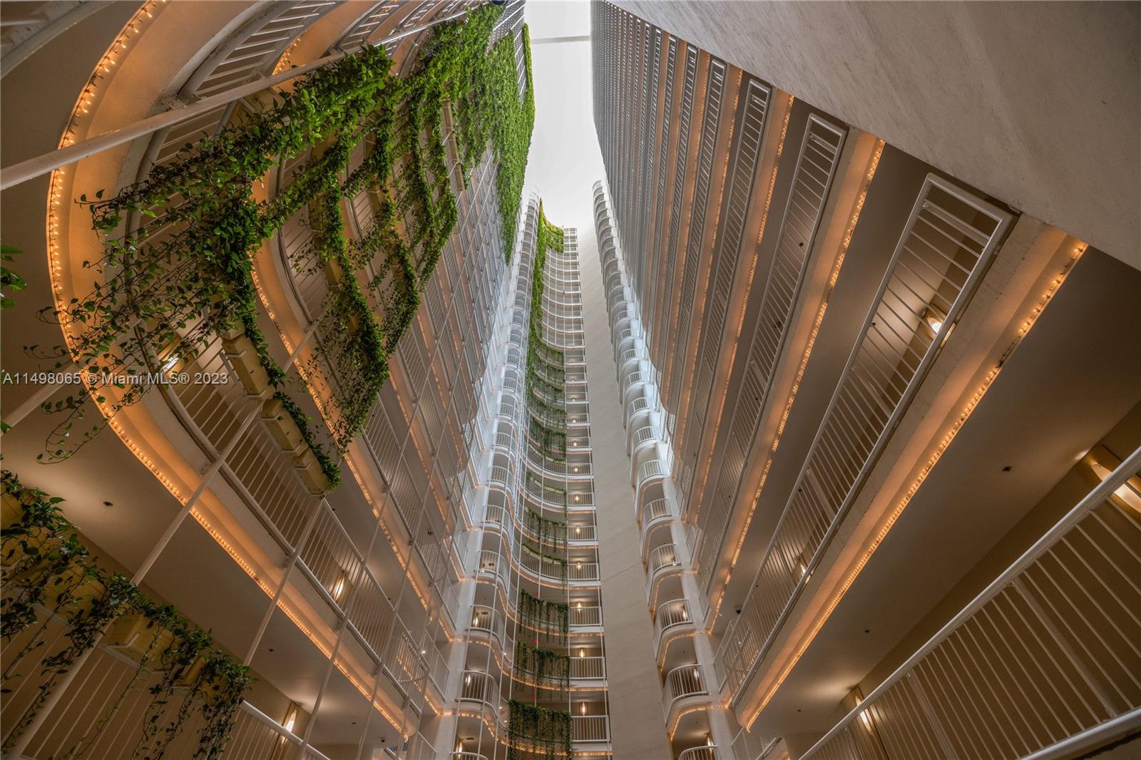 1717 N Bayshore Dr A-3638, Miami, Florida 33132, 1 Bedroom Bedrooms, ,1 BathroomBathrooms,Residential,For Sale,1717 N Bayshore Dr A-3638,A11498065