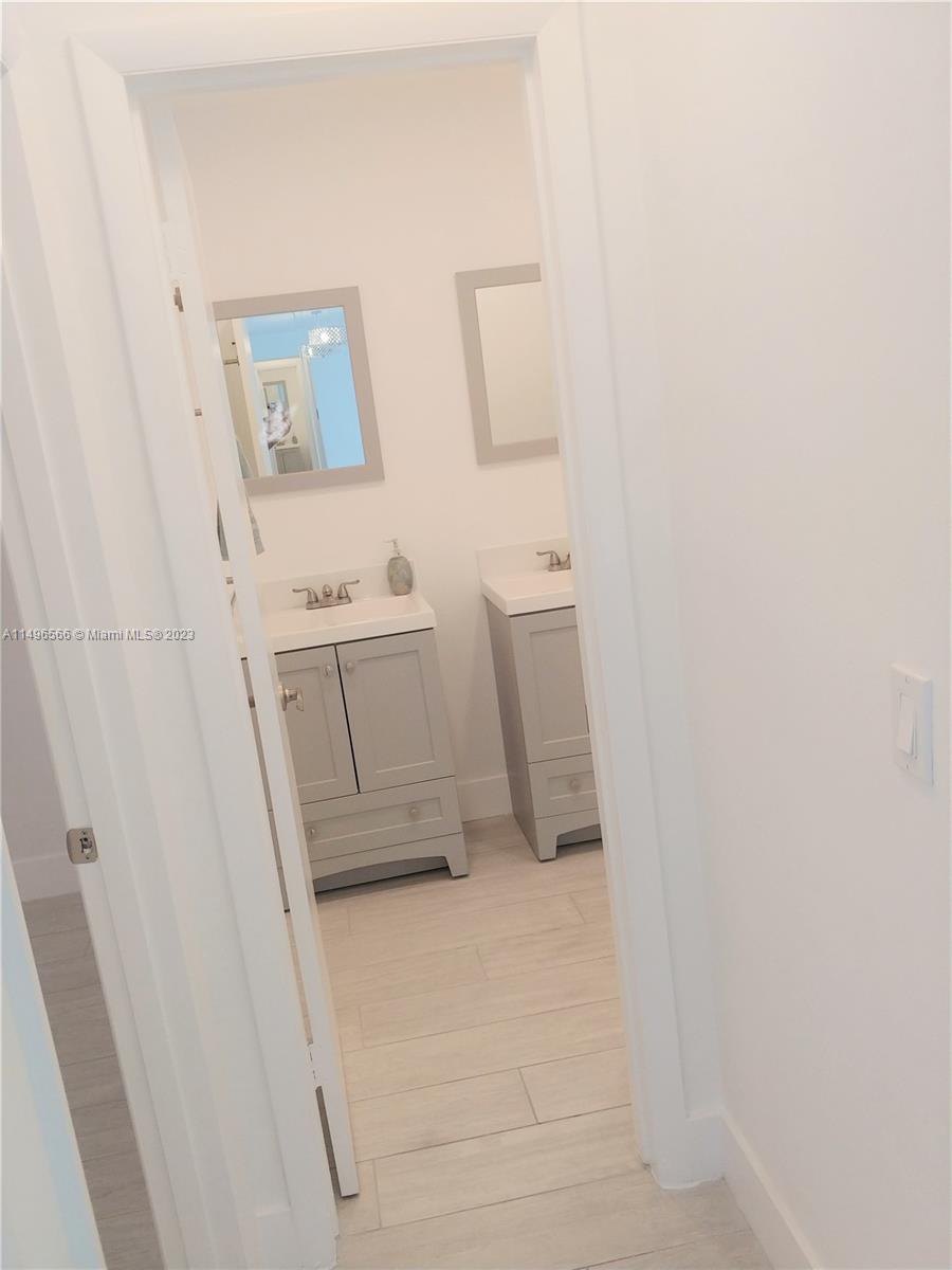 215 SE 3rd Ave 307C, Hallandale Beach, Florida 33009, 2 Bedrooms Bedrooms, ,1 BathroomBathrooms,Residential,For Sale,215 SE 3rd Ave 307C,A11496566