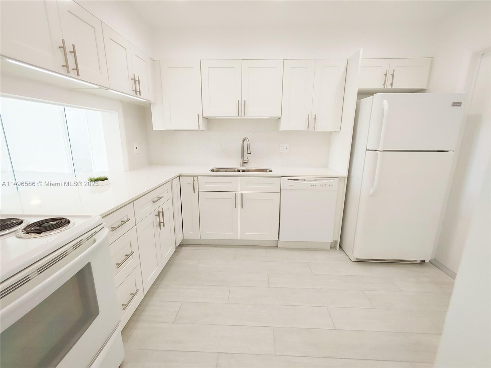 215 SE 3rd Ave 307C, Hallandale Beach, Florida 33009, 2 Bedrooms Bedrooms, ,1 BathroomBathrooms,Residential,For Sale,215 SE 3rd Ave 307C,A11496566