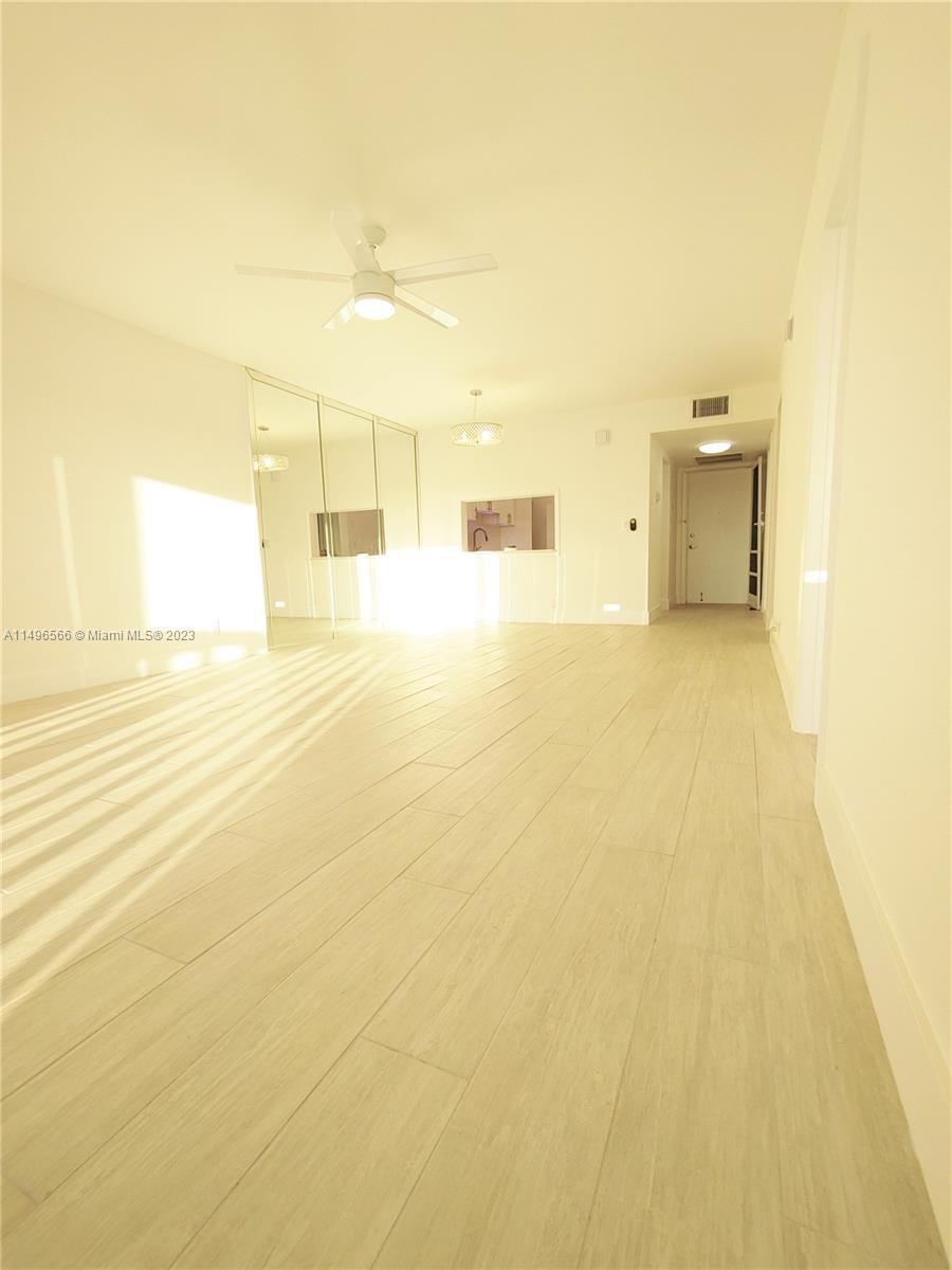 215 SE 3rd Ave 307C, Hallandale Beach, Florida 33009, 2 Bedrooms Bedrooms, ,1 BathroomBathrooms,Residential,For Sale,215 SE 3rd Ave 307C,A11496566