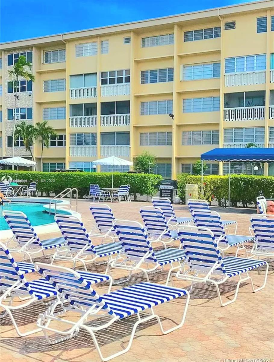 215 SE 3rd Ave 307C, Hallandale Beach, Florida 33009, 2 Bedrooms Bedrooms, ,1 BathroomBathrooms,Residential,For Sale,215 SE 3rd Ave 307C,A11496566