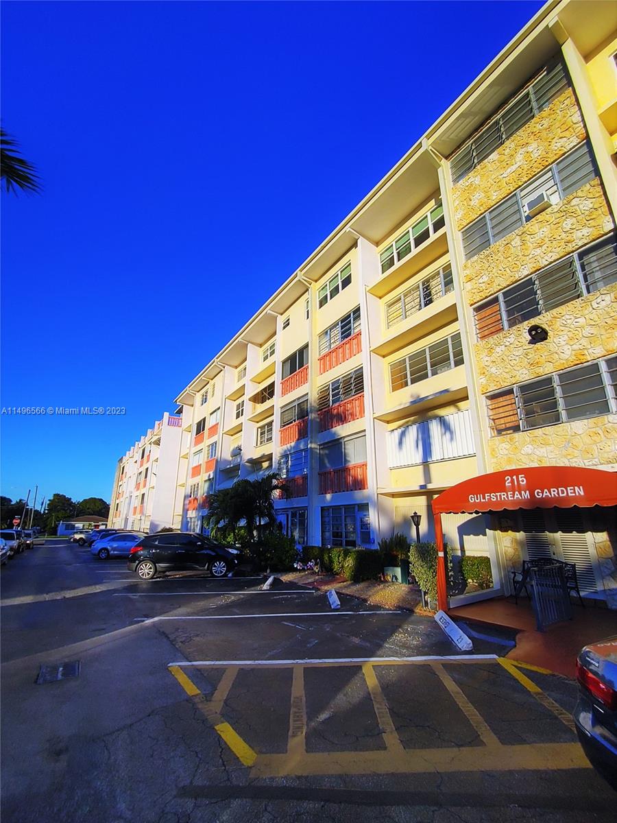 215 SE 3rd Ave 307C, Hallandale Beach, Florida 33009, 2 Bedrooms Bedrooms, ,1 BathroomBathrooms,Residential,For Sale,215 SE 3rd Ave 307C,A11496566