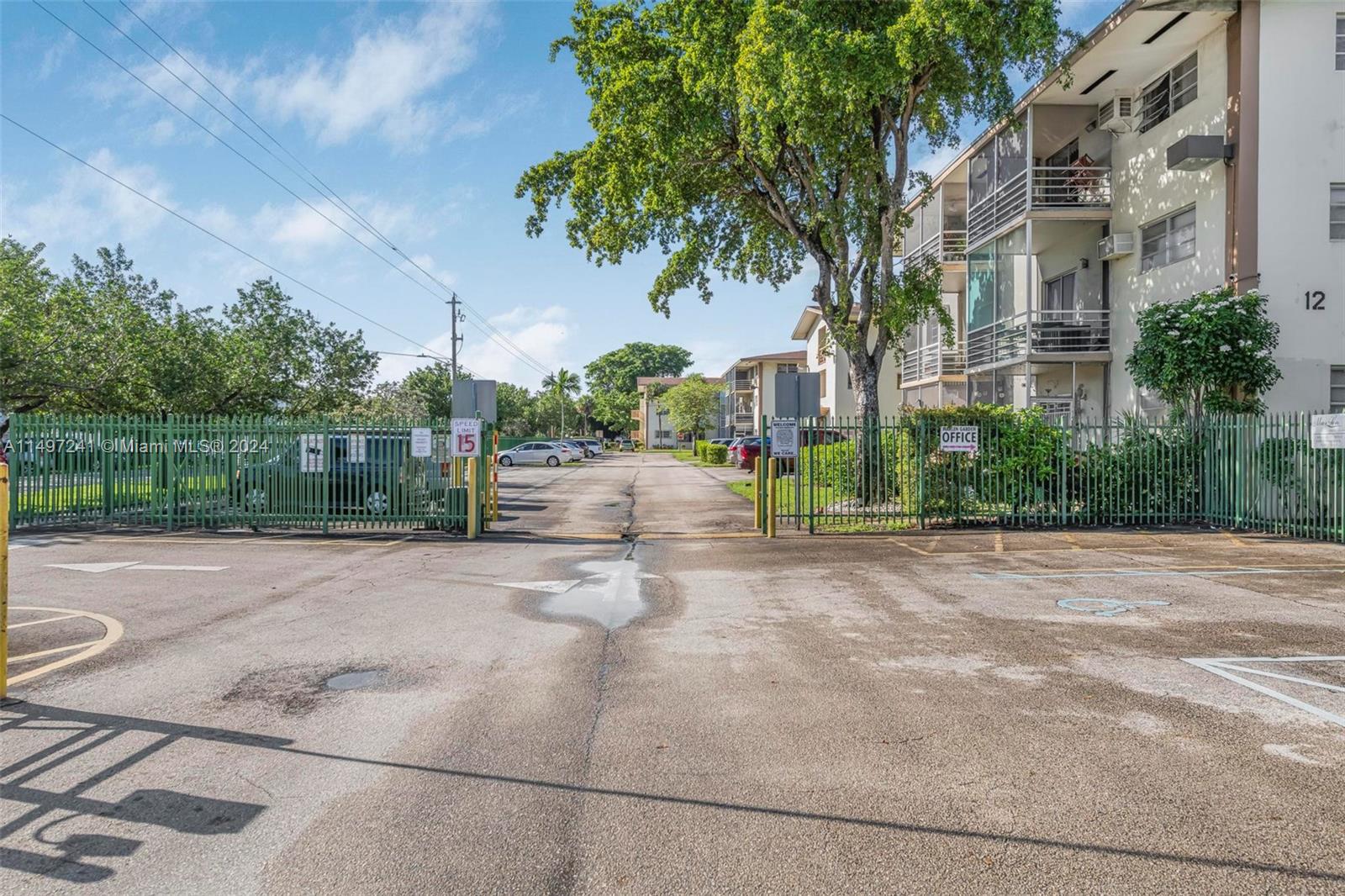 17000 NE 14th Ave 301, North Miami Beach, Florida 33162, 2 Bedrooms Bedrooms, ,1 BathroomBathrooms,Residential,For Sale,17000 NE 14th Ave 301,A11497241