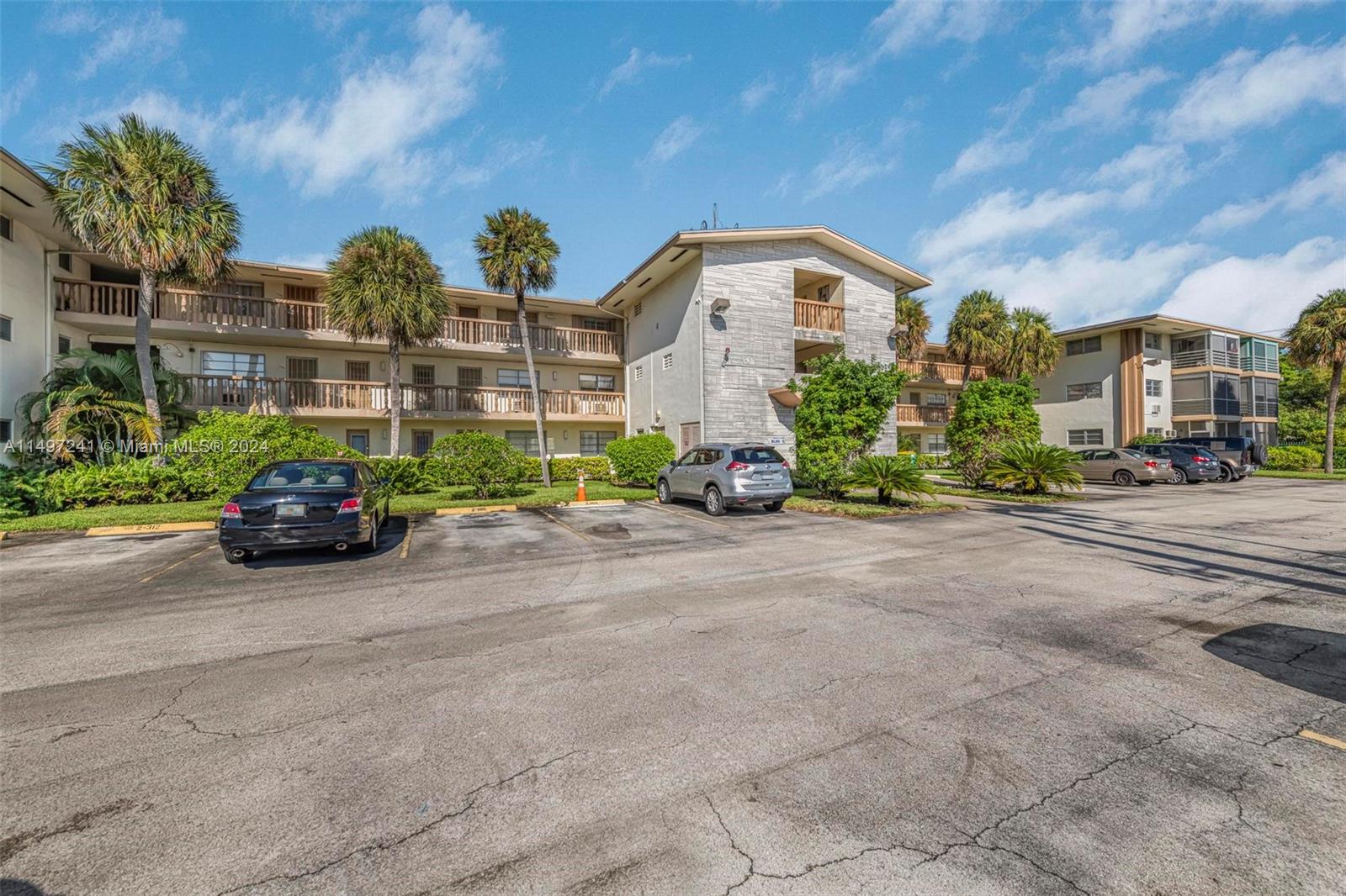 17000 NE 14th Ave 301, North Miami Beach, Florida 33162, 2 Bedrooms Bedrooms, ,1 BathroomBathrooms,Residential,For Sale,17000 NE 14th Ave 301,A11497241