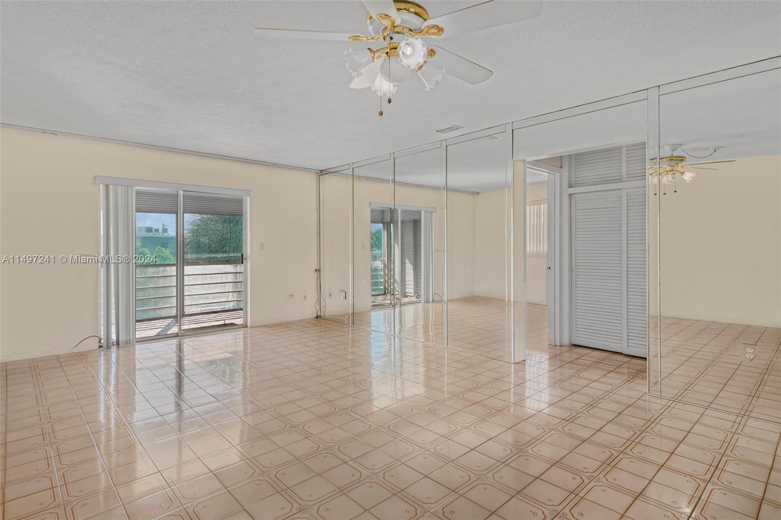 17000 NE 14th Ave 301, North Miami Beach, Florida 33162, 2 Bedrooms Bedrooms, ,1 BathroomBathrooms,Residential,For Sale,17000 NE 14th Ave 301,A11497241