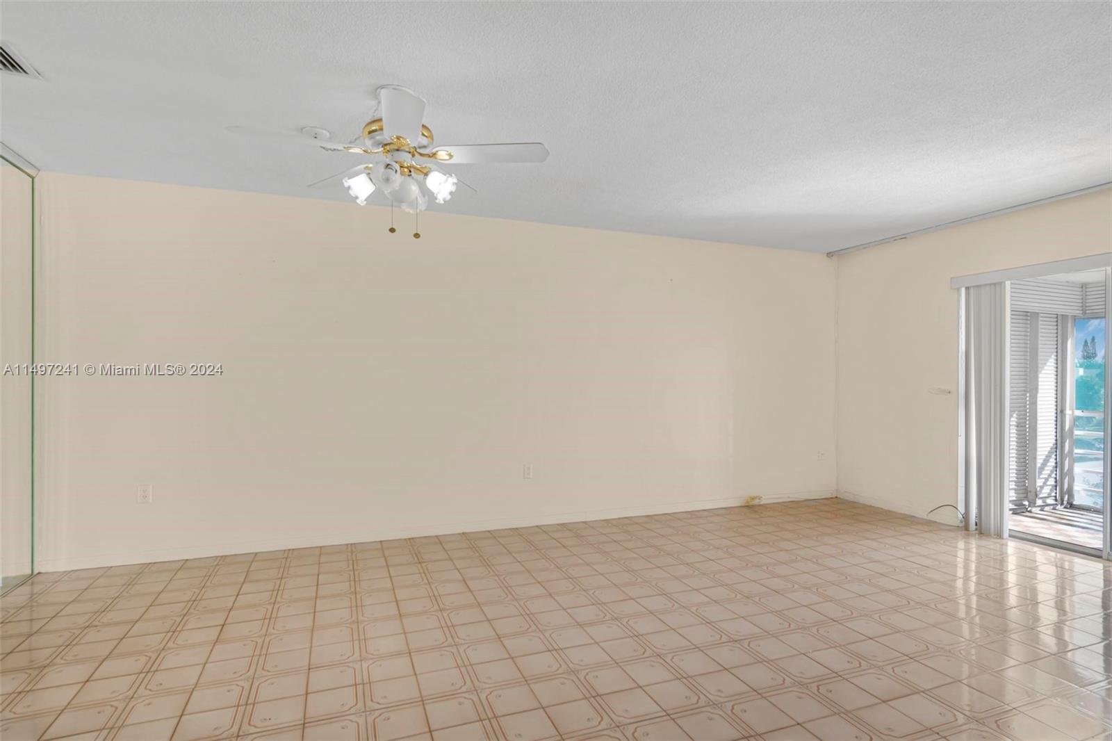 17000 NE 14th Ave 301, North Miami Beach, Florida 33162, 2 Bedrooms Bedrooms, ,1 BathroomBathrooms,Residential,For Sale,17000 NE 14th Ave 301,A11497241