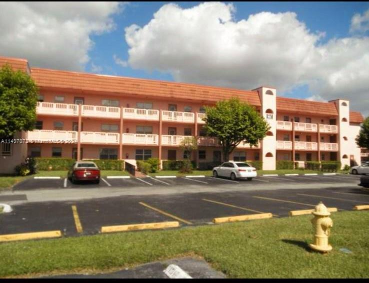 9621 Sunrise Lakes Blvd, Sunrise, FL, 33322 United States, 1 Bedroom Bedrooms, ,1 BathroomBathrooms,Residential,For Sale,Sunrise Lakes Blvd,A11497072