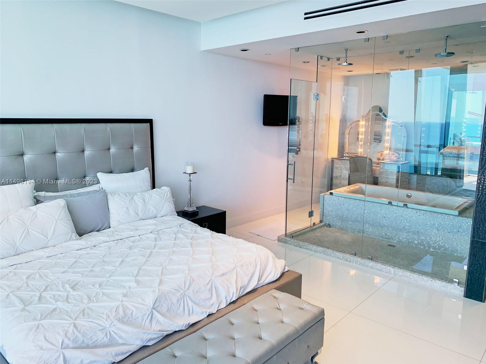 17121 Collins Ave 4403, Sunny Isles Beach, Florida 33160, 3 Bedrooms Bedrooms, ,3 BathroomsBathrooms,Residentiallease,For Rent,17121 Collins Ave 4403,A11498194