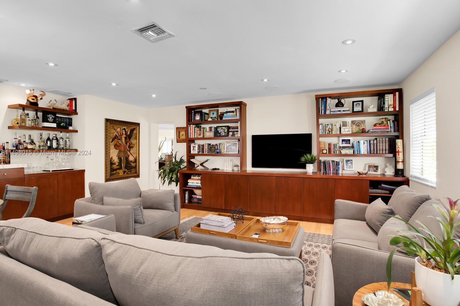 299 Mashta Dr, Key Biscayne, FL, 33149 United States, 4 Bedrooms Bedrooms, ,5 BathroomsBathrooms,Residential,For Sale,Mashta Dr,A11498015