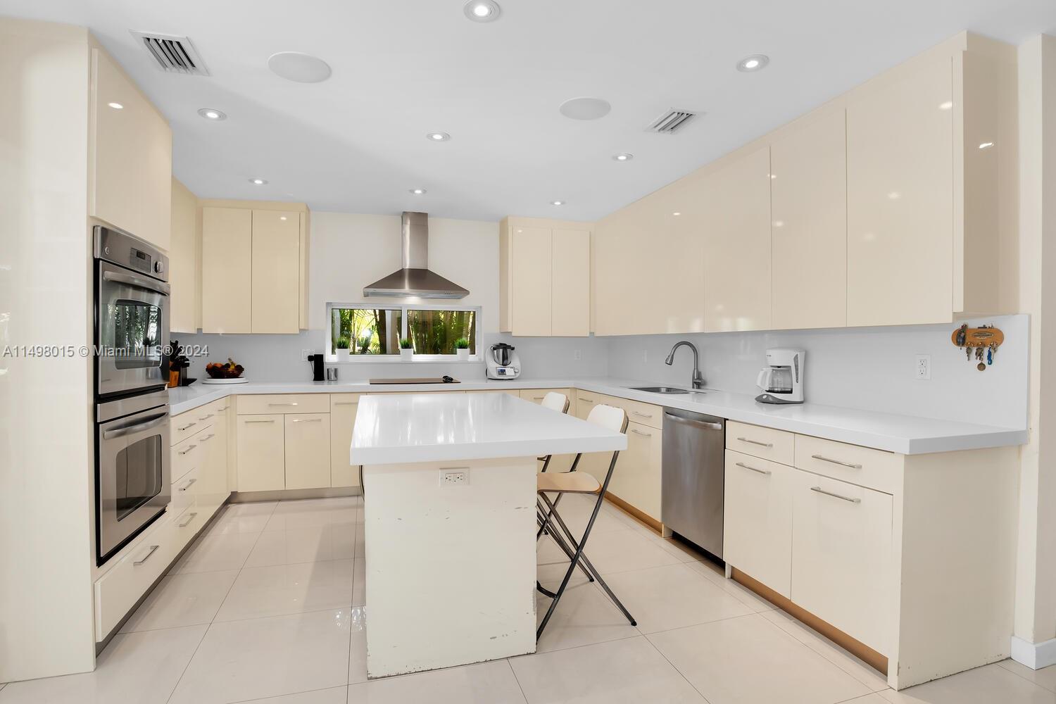 299 Mashta Dr, Key Biscayne, FL, 33149 United States, 4 Bedrooms Bedrooms, ,5 BathroomsBathrooms,Residential,For Sale,Mashta Dr,A11498015