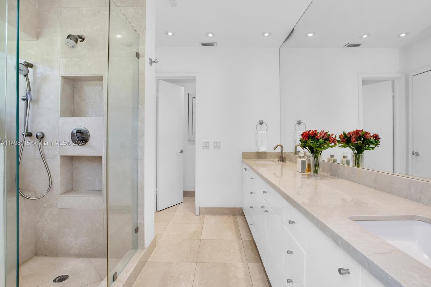 299 Mashta Dr, Key Biscayne, FL, 33149 United States, 4 Bedrooms Bedrooms, ,5 BathroomsBathrooms,Residential,For Sale,Mashta Dr,A11498015