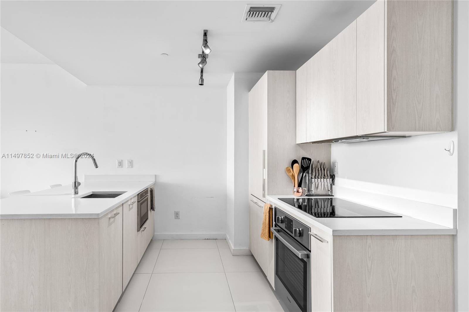 501 NE 31st 1110, Miami, Florida 33137, 2 Bedrooms Bedrooms, ,2 BathroomsBathrooms,Residential,For Sale,501 NE 31st 1110,A11497852