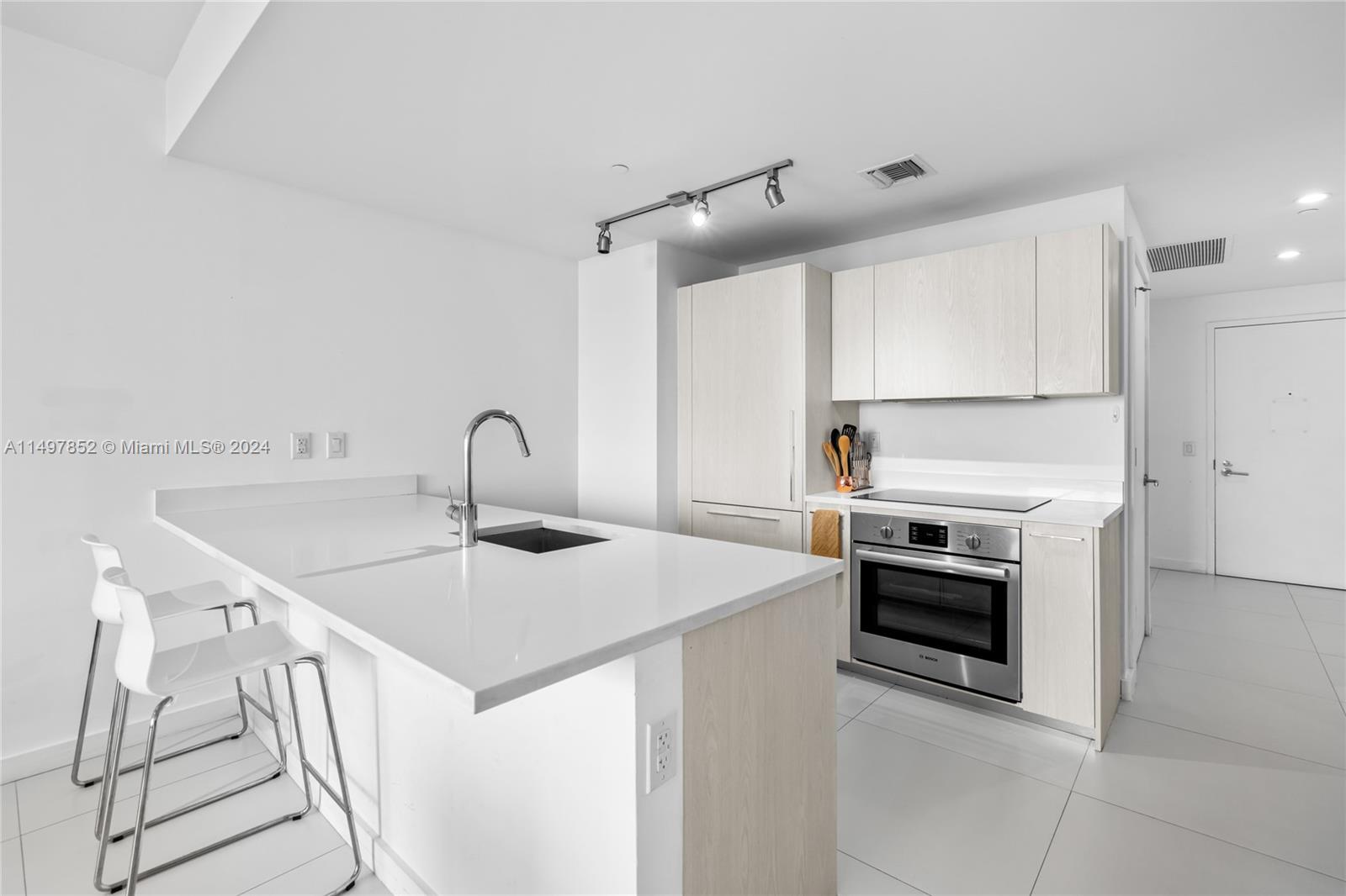 501 NE 31st 1110, Miami, Florida 33137, 2 Bedrooms Bedrooms, ,2 BathroomsBathrooms,Residential,For Sale,501 NE 31st 1110,A11497852