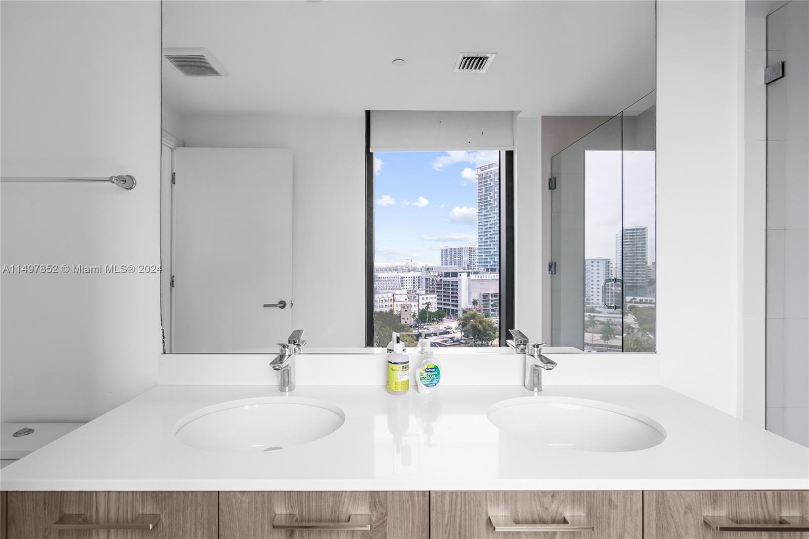 501 NE 31st 1110, Miami, Florida 33137, 2 Bedrooms Bedrooms, ,2 BathroomsBathrooms,Residential,For Sale,501 NE 31st 1110,A11497852