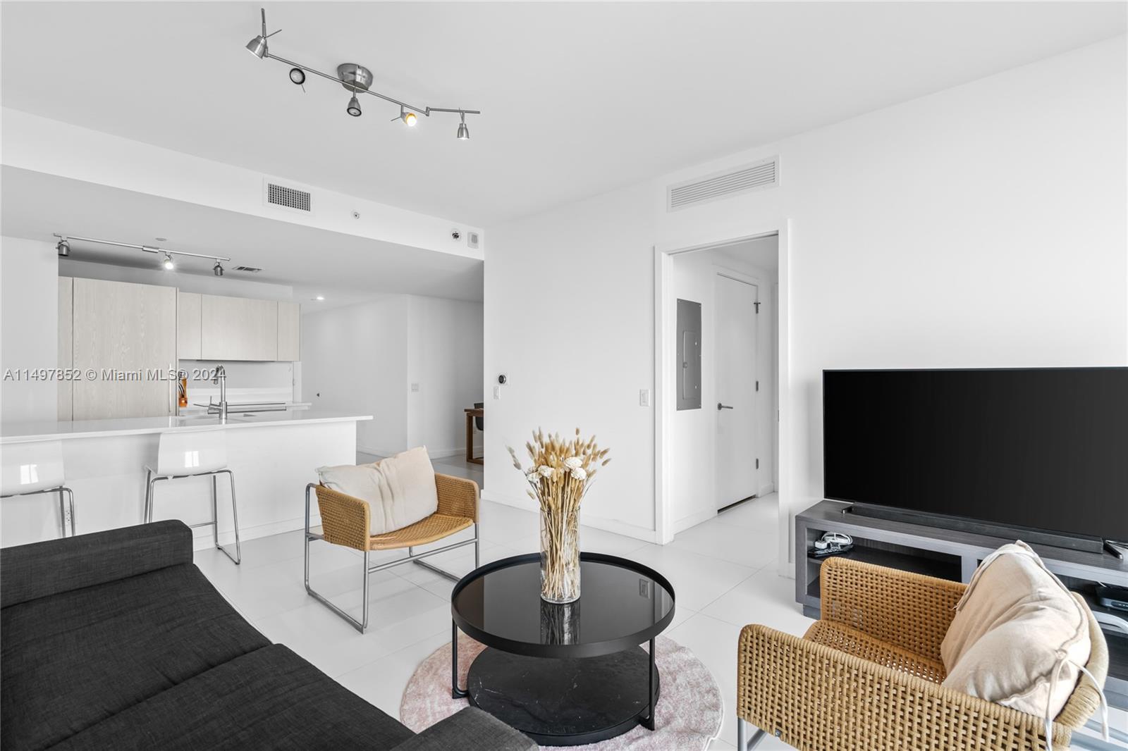 501 NE 31st 1110, Miami, Florida 33137, 2 Bedrooms Bedrooms, ,2 BathroomsBathrooms,Residential,For Sale,501 NE 31st 1110,A11497852