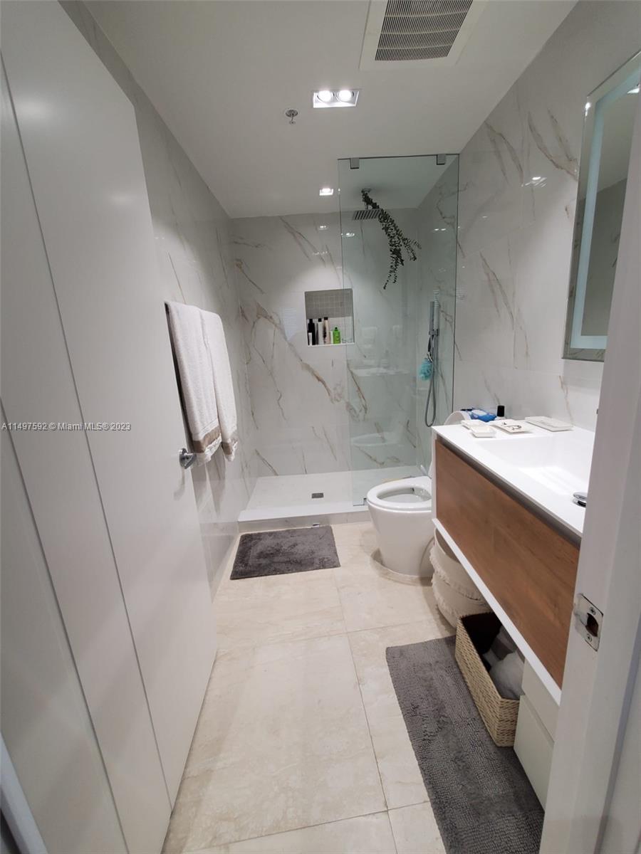 601 NE 36th St 1306, Miami, Florida 33137, 2 Bedrooms Bedrooms, ,2 BathroomsBathrooms,Residential,For Sale,601 NE 36th St 1306,A11497592