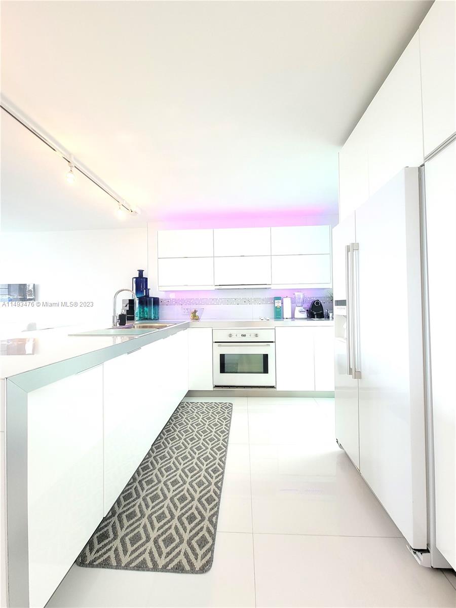 1670 Lincoln Ct 3B, Miami Beach, Florida 33139, 1 Bedroom Bedrooms, ,1 BathroomBathrooms,Residential,For Sale,1670 Lincoln Ct 3B,A11493476