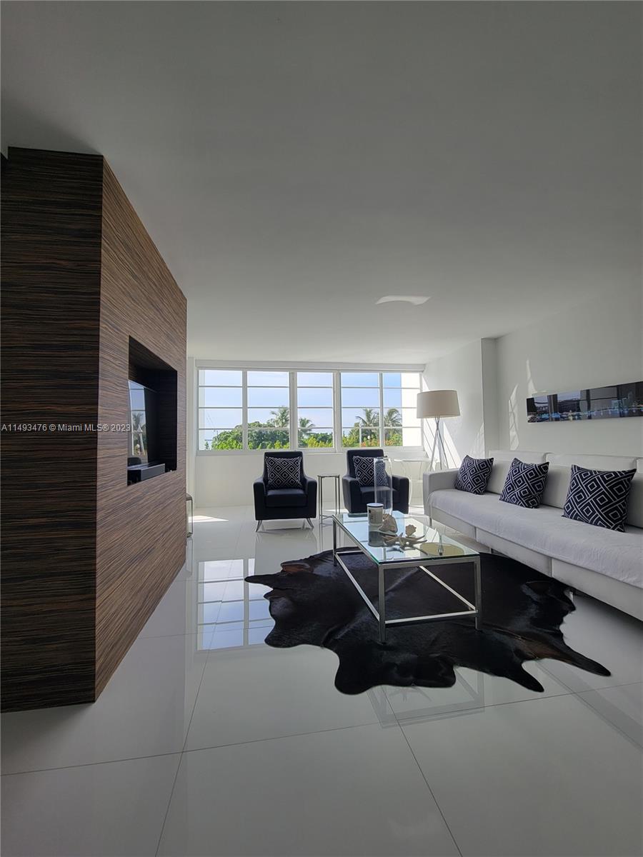 1670 Lincoln Ct 3B, Miami Beach, Florida 33139, 1 Bedroom Bedrooms, ,1 BathroomBathrooms,Residential,For Sale,1670 Lincoln Ct 3B,A11493476