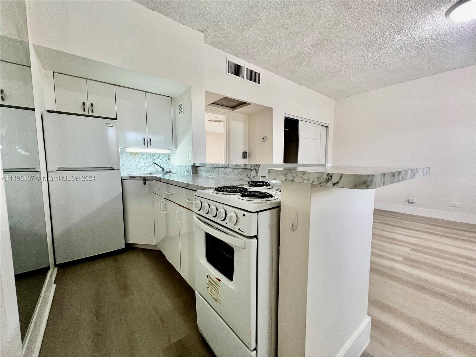 26 Diplomat Pkwy 2345, Hallandale Beach, Florida 33009, 1 Bedroom Bedrooms, ,1 BathroomBathrooms,Residential,For Sale,26 Diplomat Pkwy 2345,A11498497