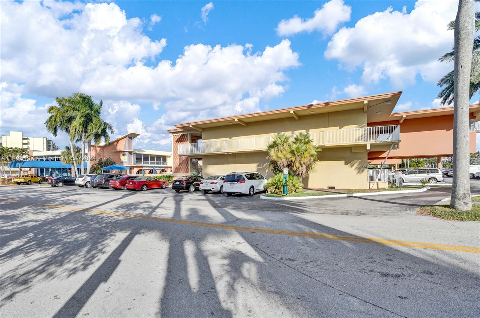 26 Diplomat Pkwy 2345, Hallandale Beach, Florida 33009, 1 Bedroom Bedrooms, ,1 BathroomBathrooms,Residential,For Sale,26 Diplomat Pkwy 2345,A11498497