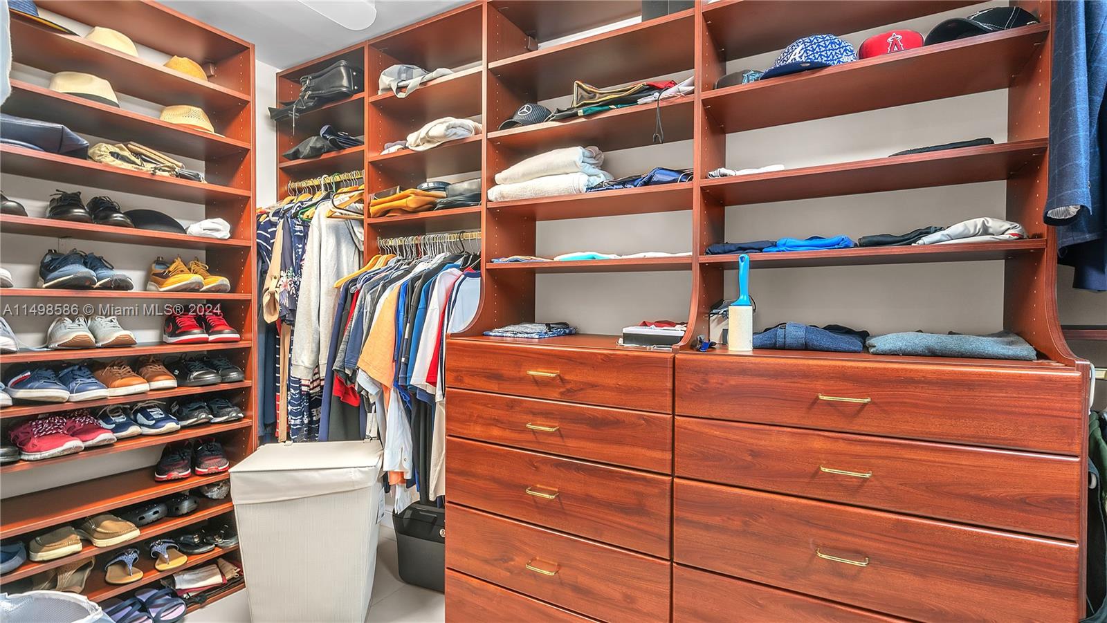 Fort Lauderdale, FL, 33305 United States, 3 Bedrooms Bedrooms, ,3 BathroomsBathrooms,Residential,For Sale,A11498586